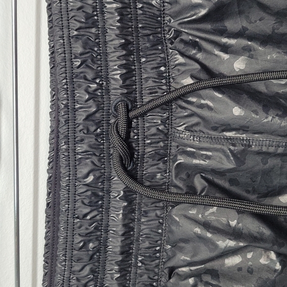 Athleta 2 in 1 Rainier Tight Shorts with Leggings SIze XLT XL Tall - Picture 6 of 15